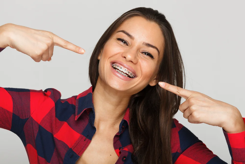The Difference Between Metal Braces vs Clear Braces